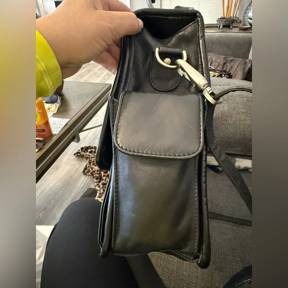 Heritage Classic Black Leather lap top computer bag unisex in mint condition